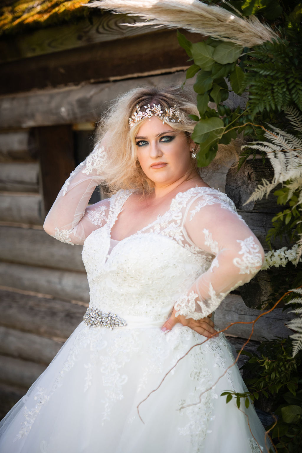 bride wearing plus size wedding dress