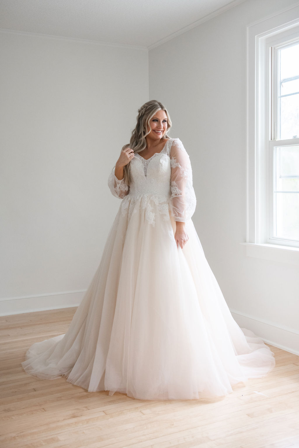Amelia Plus Size Wedding Dress